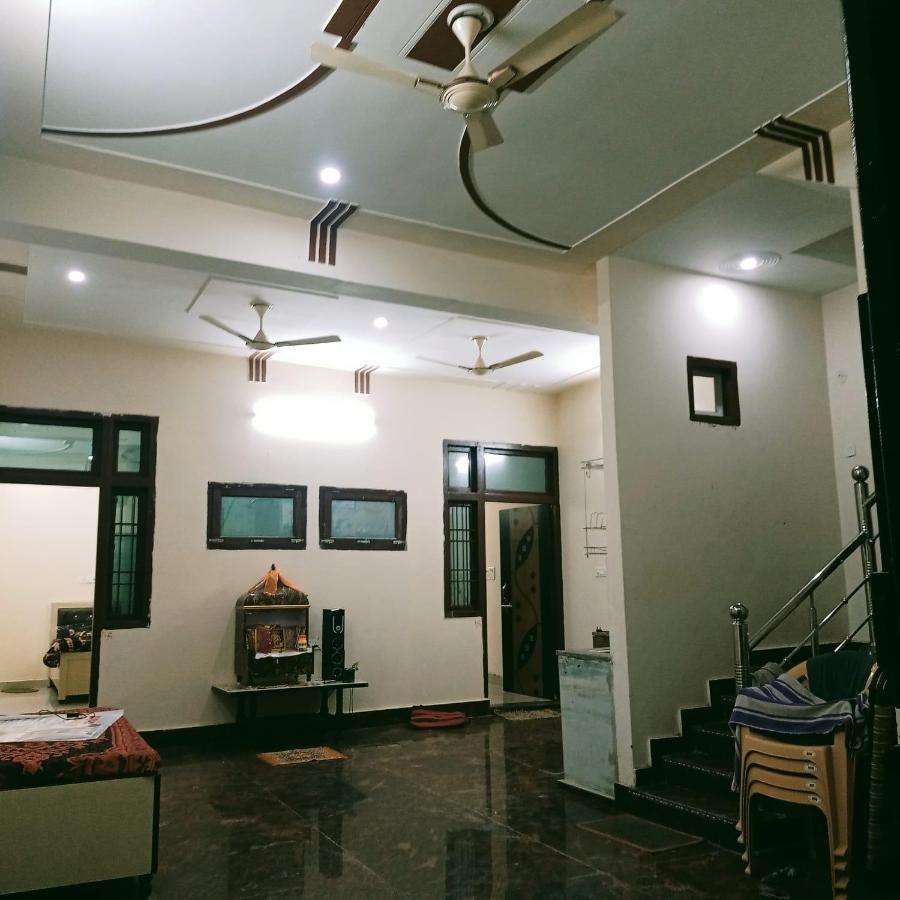 Radha Bhavan Vrindavan Exterior photo